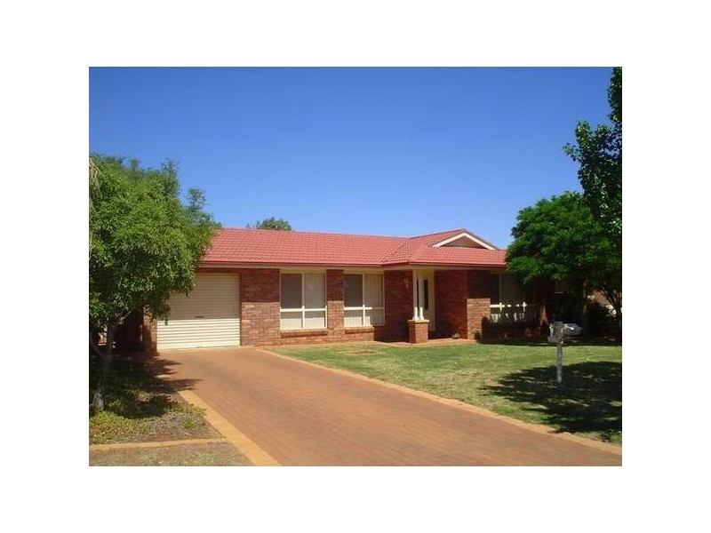 5 Castlereagh Avenue, Dubbo NSW 2830