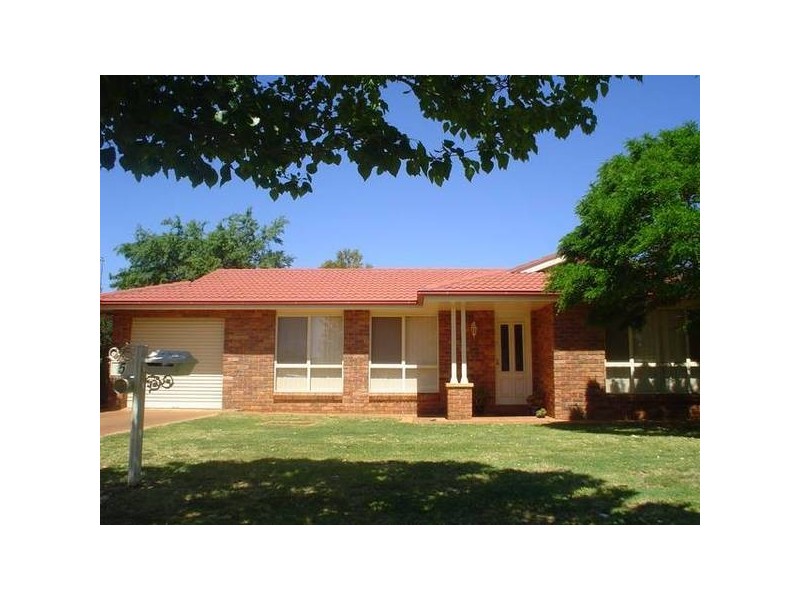 5 Castlereagh Avenue, Dubbo NSW 2830