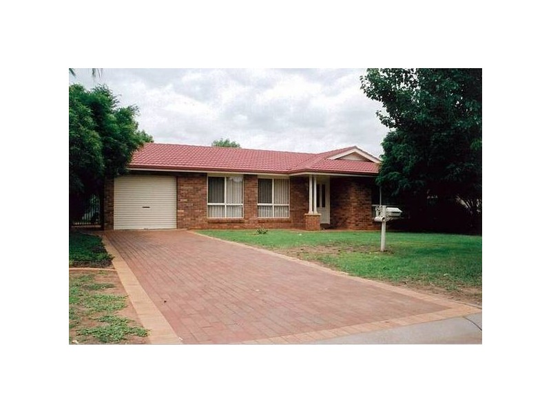 5 Castlereagh Avenue, Dubbo NSW 2830