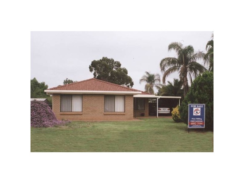 18 Bonner Crescent, Dubbo NSW 2830