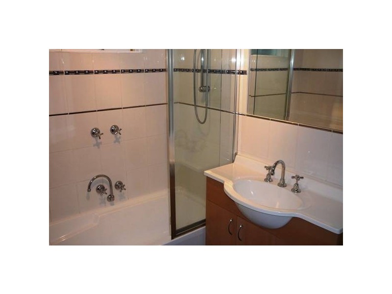 4/9 Osbourne Avenue, Glen Iris VIC 3146