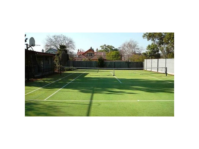 16 Tollington Avenue, Malvern East VIC 3145