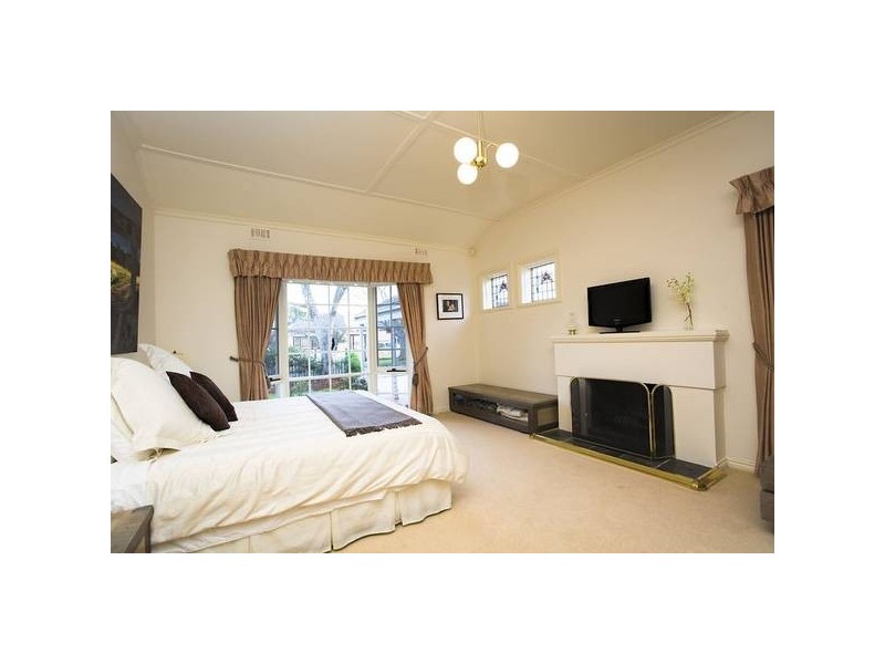 Oliver Street, Ashburton VIC 3147