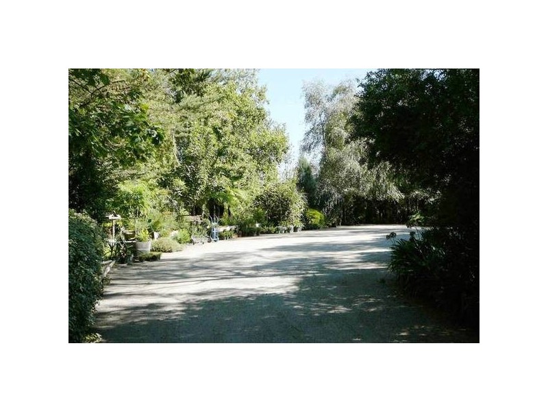 1 Wellington Road, Clematis VIC 3782