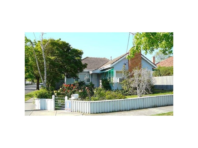 11 Midlothian Street, Malvern East VIC 3145