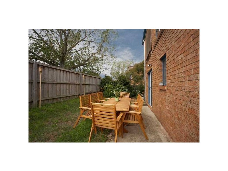 7 Elmtree Terrace, Chadstone VIC 3148