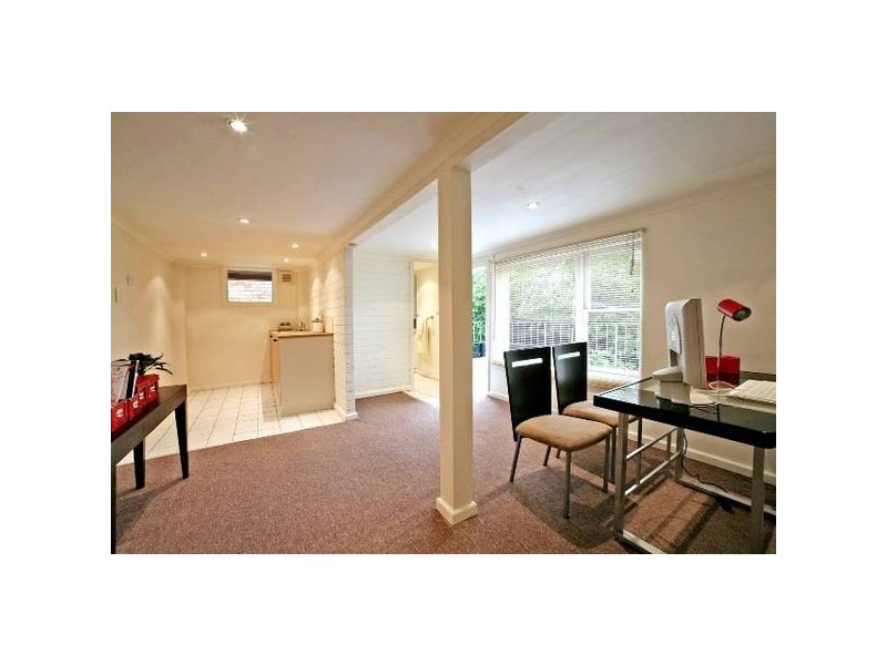 31 Ivanhoe Grove, Malvern East VIC 3145