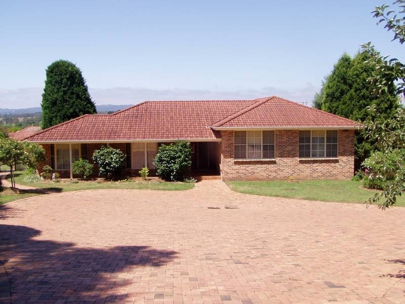 10 Church Road, Moss Vale NSW 2577