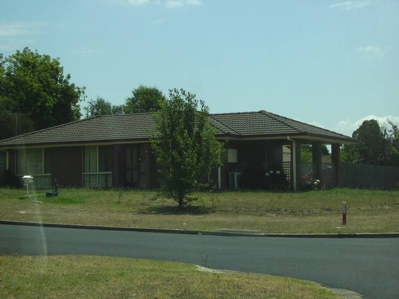 27 Willow Drive, Moss Vale NSW 2577