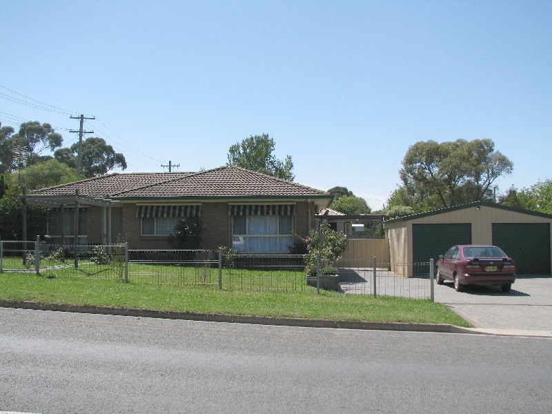 82 Parkes Road, Moss Vale NSW 2577