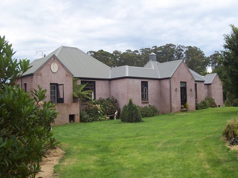 136 Caalong, Robertson NSW 2577