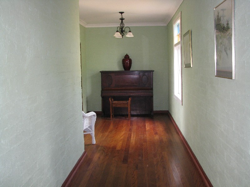 136 Caalong, Robertson NSW 2577