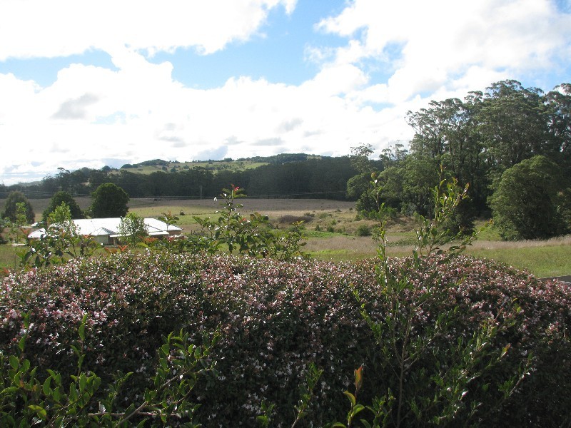 136 Caalong, Robertson NSW 2577