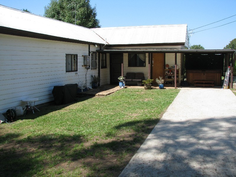 4 Young Road, Moss Vale NSW 2577