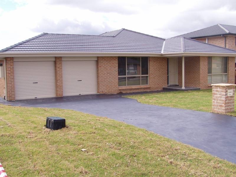 12 Roche Close, Moss Vale NSW 2577