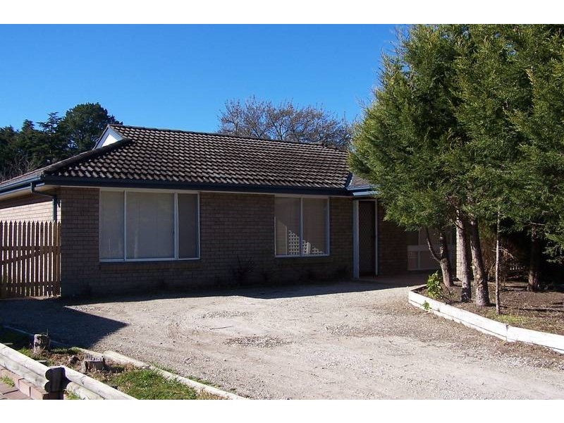 11 Merrett Drive, Moss Vale NSW 2577