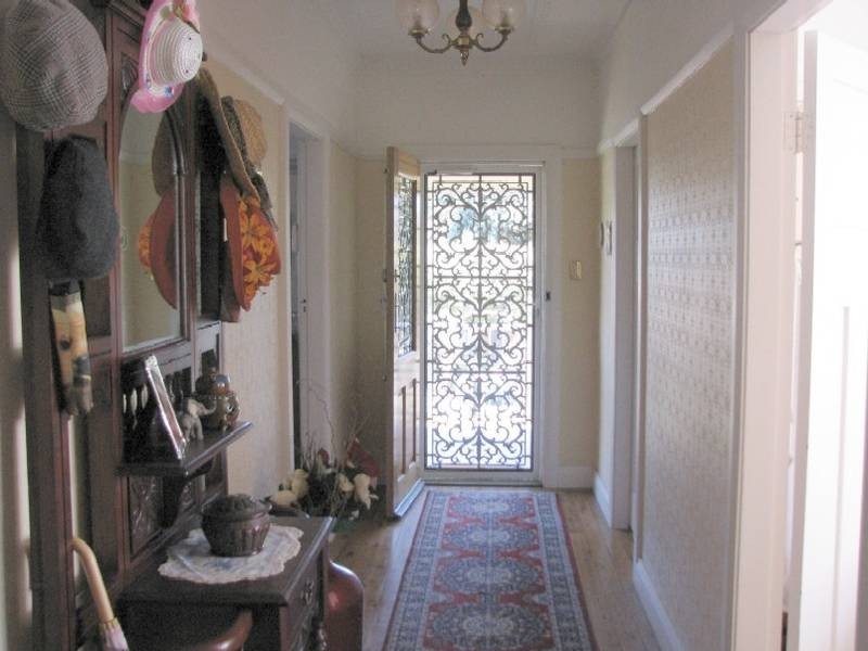 42 Throsby Street, Moss Vale NSW 2577