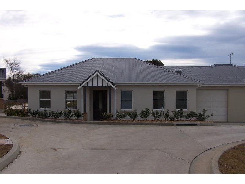 2/2-6 Hawkins Street, Moss Vale NSW 2577