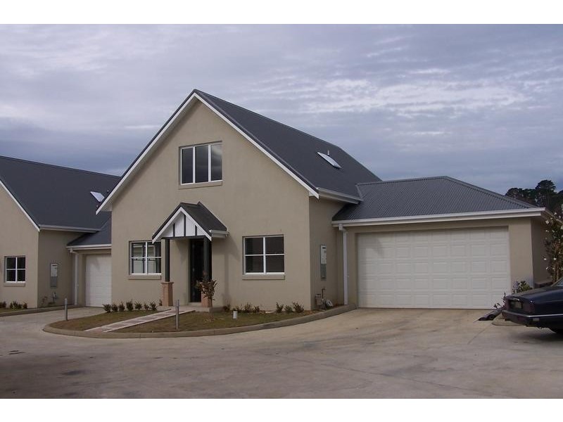 11/2-6 Hawkins Street, Moss Vale NSW 2577