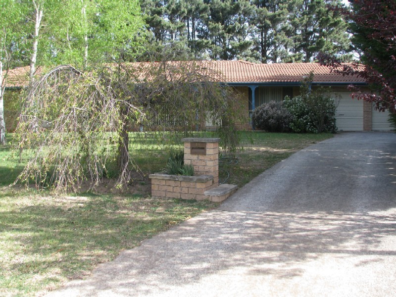 12 Coromandel Place, Moss Vale NSW 2577