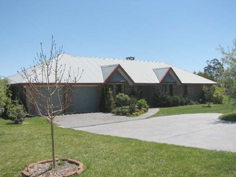 34 Watkins Drive, Moss Vale NSW 2577