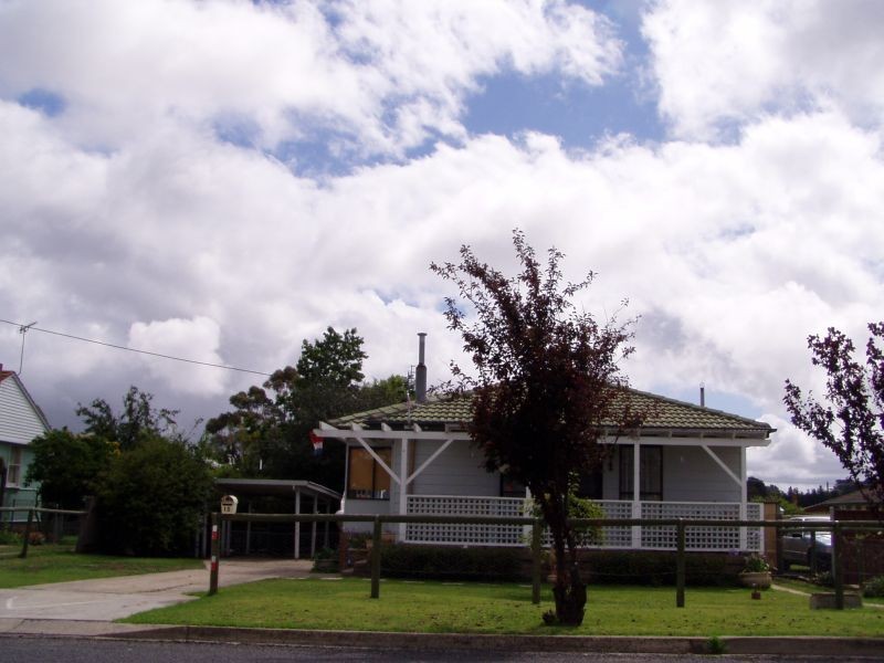 15 Yarrawa Road, Moss Vale NSW 2577