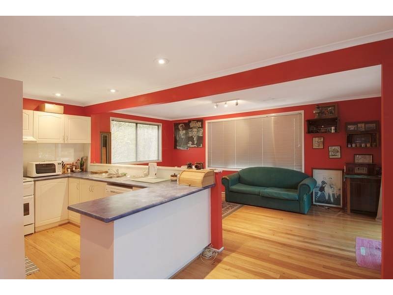 18 Willow Drive, Moss Vale NSW 2577