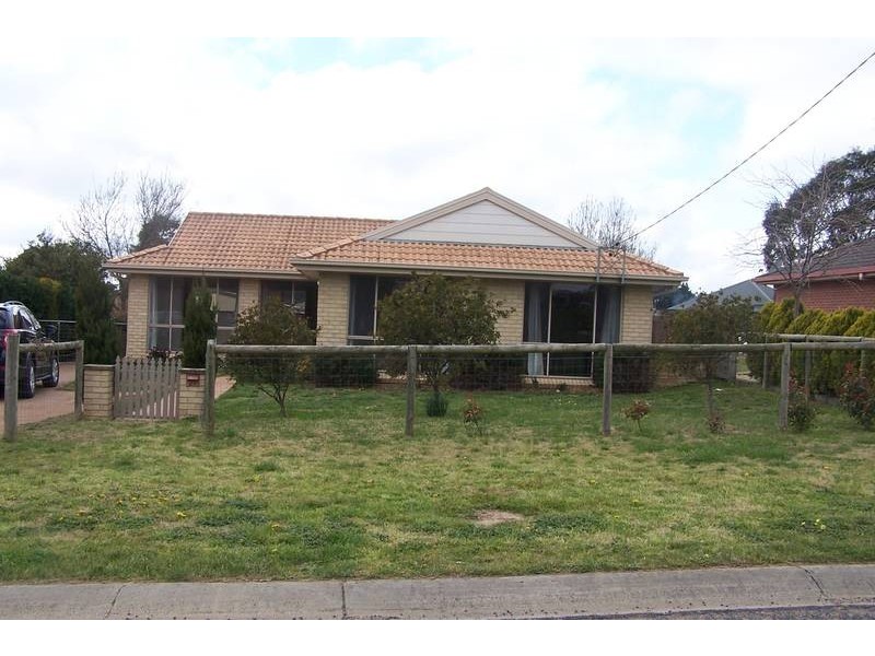 21 Bulwer Road, Moss Vale NSW 2577