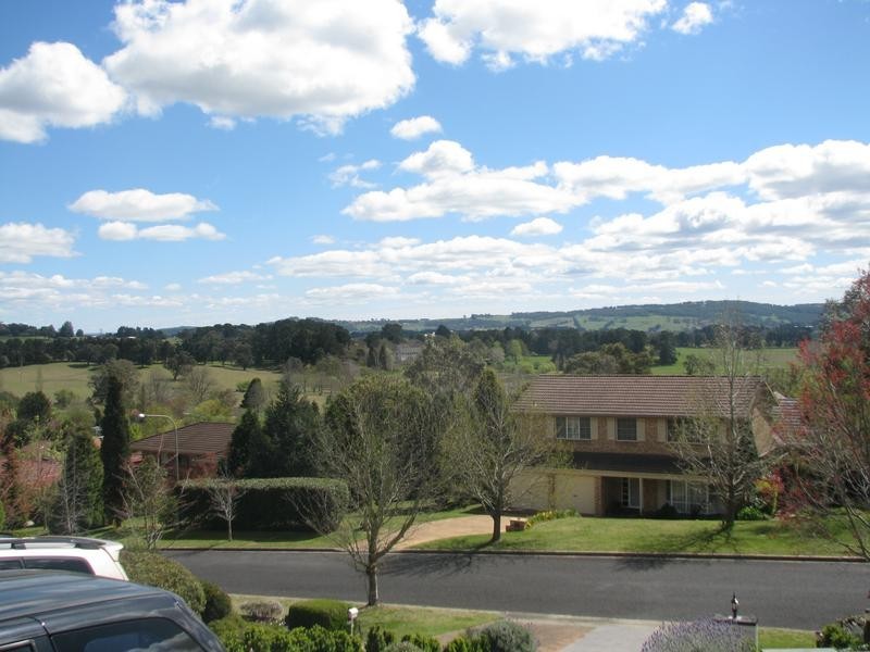 8 Mawson Terrace, Moss Vale NSW 2577
