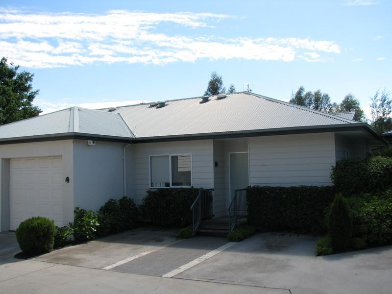 2/ Cnr Mack & Arthur Sts, Moss Vale NSW 2577