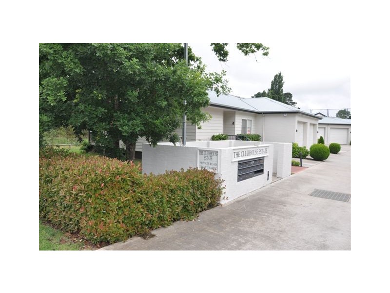 2/ Cnr Mack & Arthur Sts, Moss Vale NSW 2577