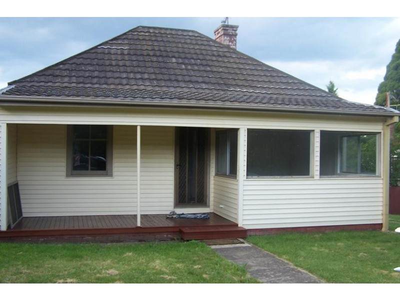 12 Spring Street, Moss Vale NSW 2577