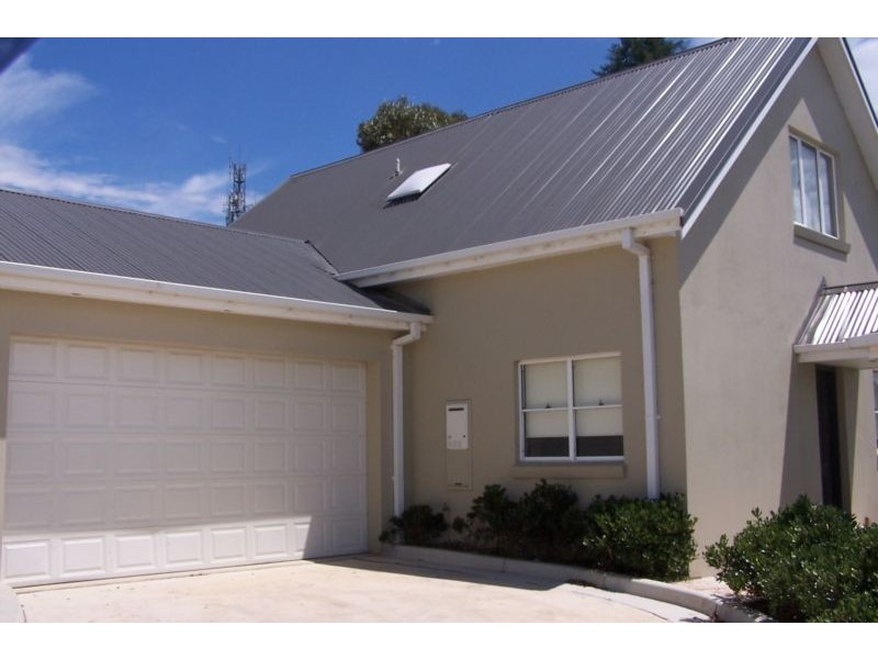 11/2-6 Hawkins Street, Moss Vale NSW 2577