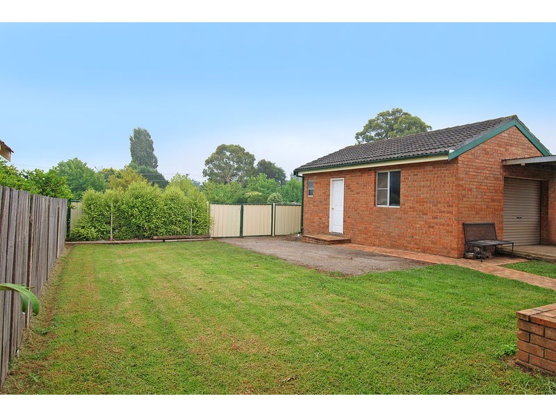 12 Sydney Street, New Berrima NSW 2577