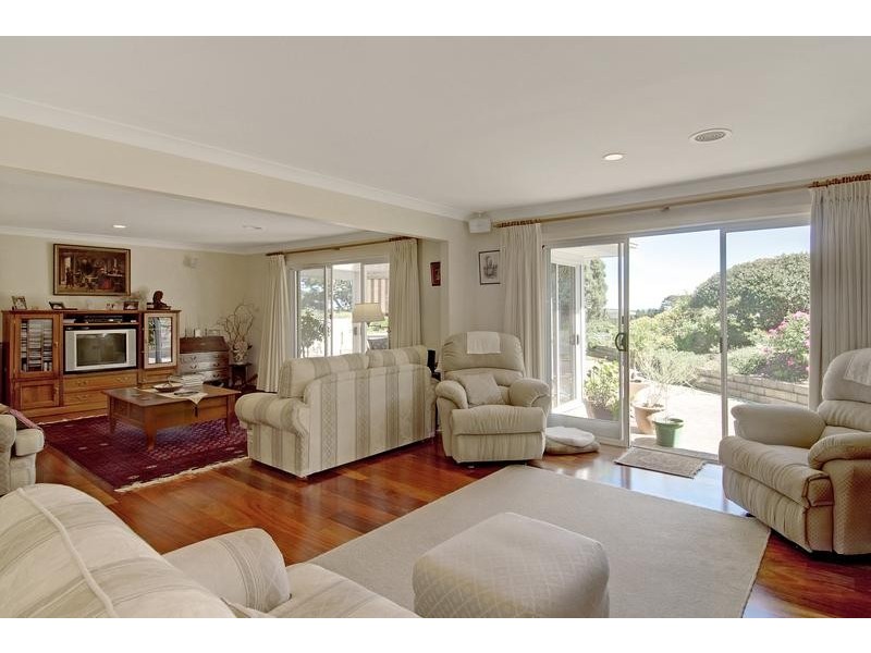 10 James Taunton Drive, Moss Vale NSW 2577