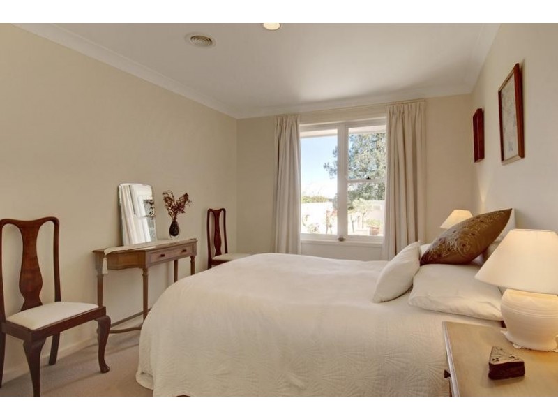 10 James Taunton Drive, Moss Vale NSW 2577