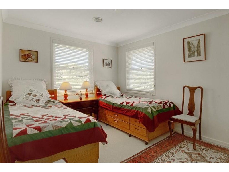 10 James Taunton Drive, Moss Vale NSW 2577