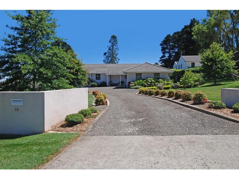 10 James Taunton Drive, Moss Vale NSW 2577