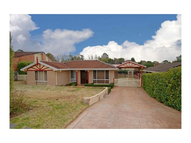 9 Paul Crescent, Moss Vale NSW 2577