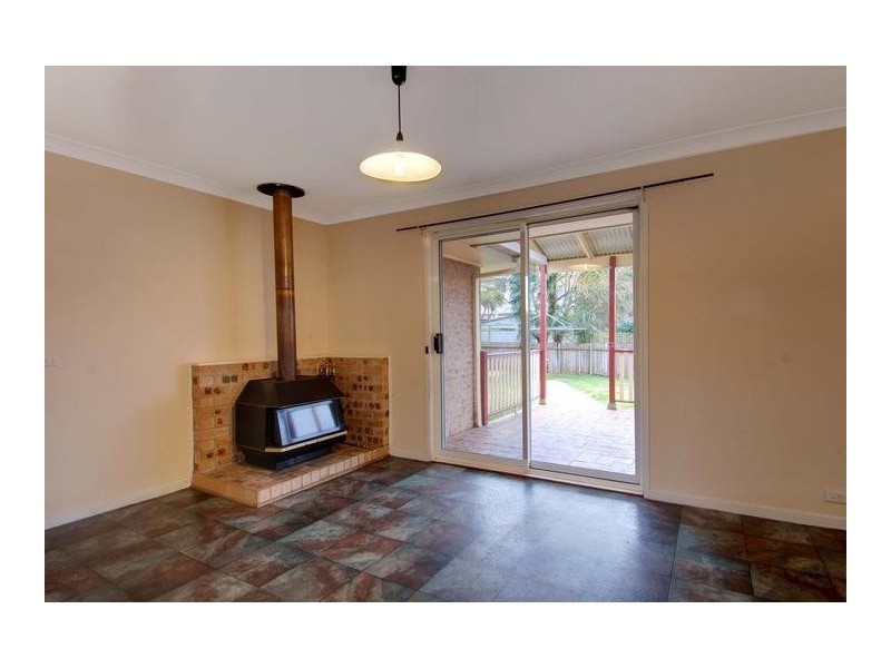 9 Paul Crescent, Moss Vale NSW 2577