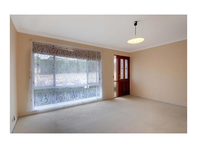 9 Paul Crescent, Moss Vale NSW 2577