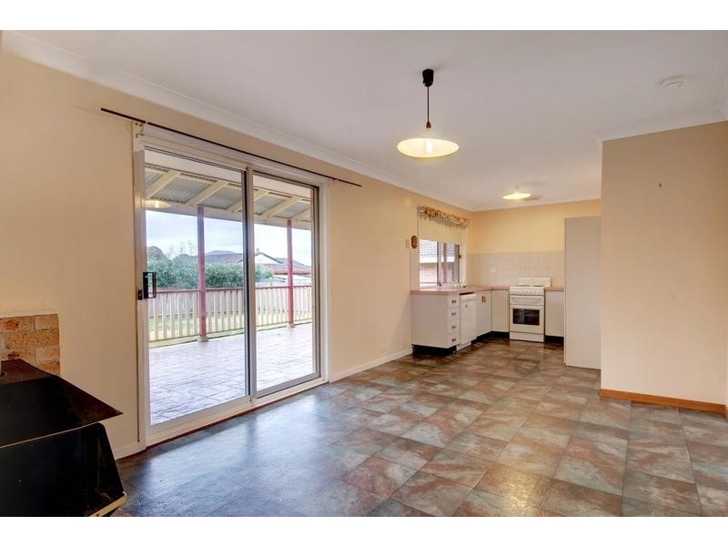 9 Paul Crescent, Moss Vale NSW 2577