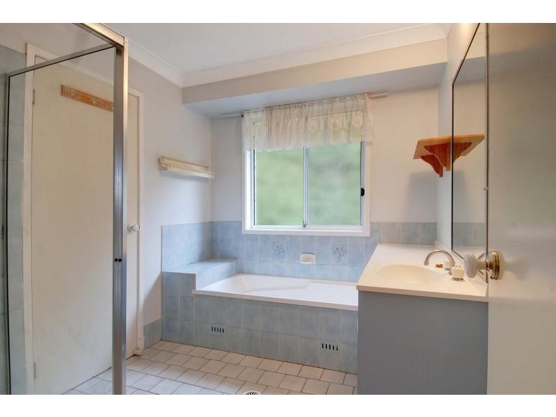 9 Paul Crescent, Moss Vale NSW 2577