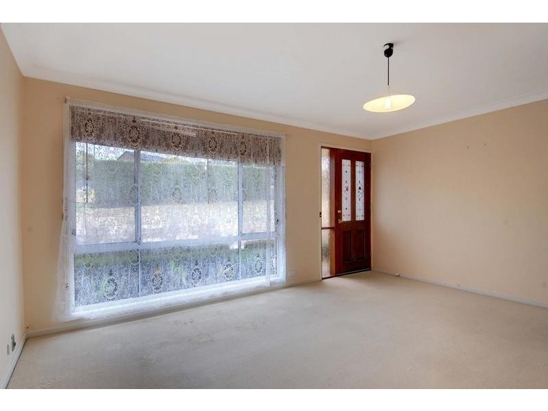 9 Paul Crescent, Moss Vale NSW 2577