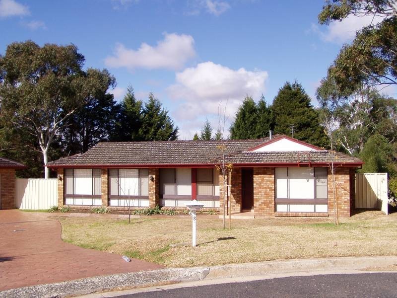 8 Highlands Close, Moss Vale NSW 2577
