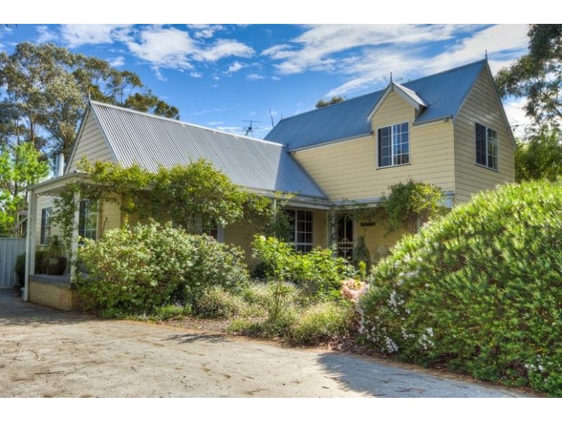 8 Denison Street, Hill Top NSW 2575