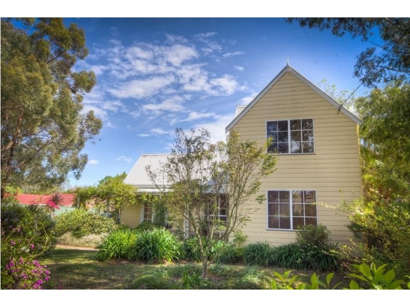 8 Denison Street, Hill Top NSW 2575