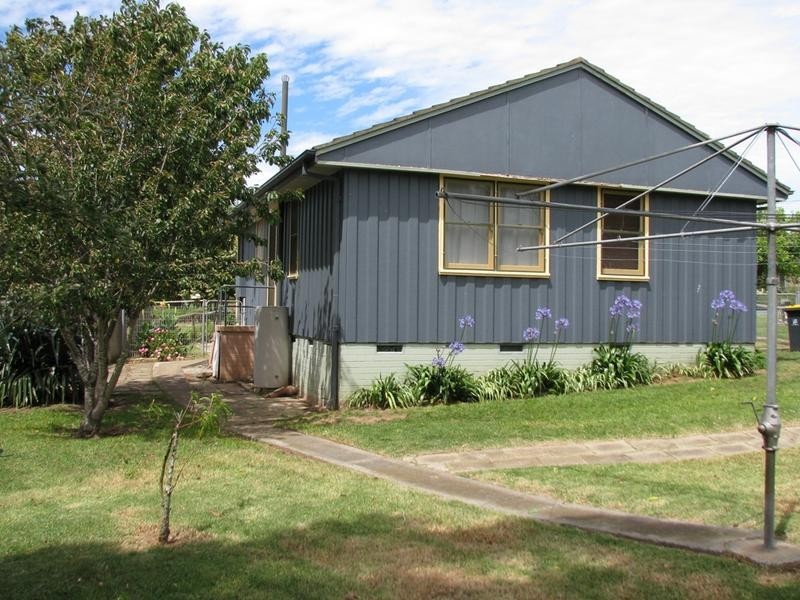 4 Monteray Avenue, Moss Vale NSW 2577