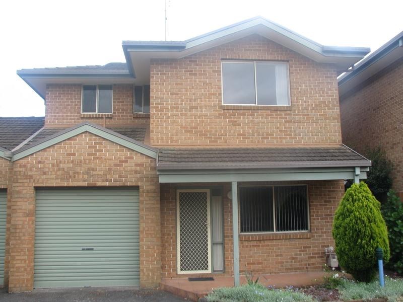 4/10 Mack St, Moss Vale NSW 2577