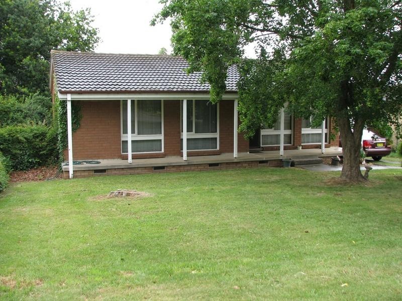 11 Patuna Avenue, Moss Vale NSW 2577